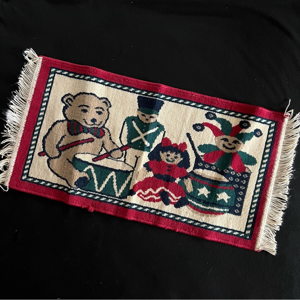 Vintage Christmas Holiday Rug Majestic 27x19” USA